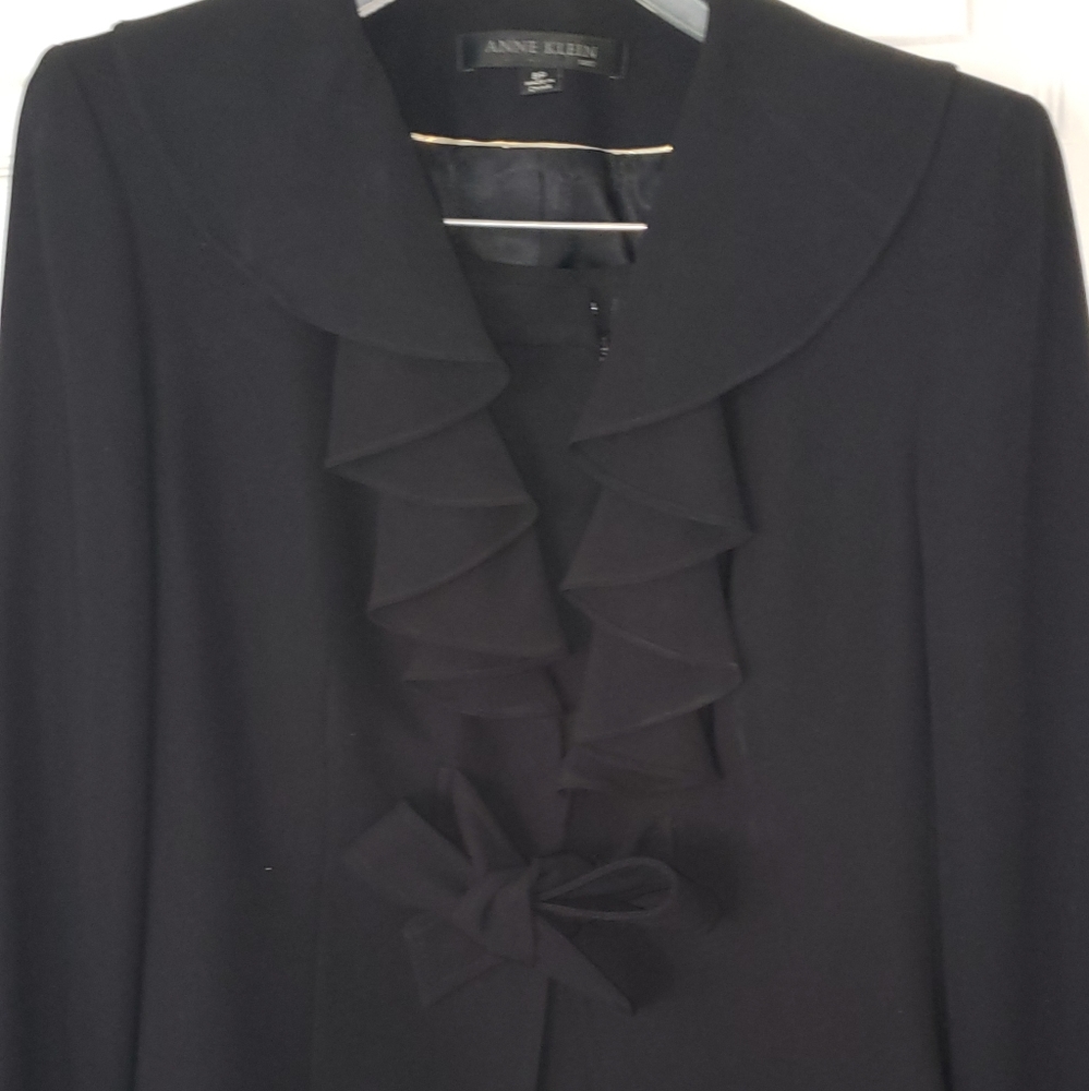 Anne Klein black skirt suit sz 8p - Picture 4 of 6
